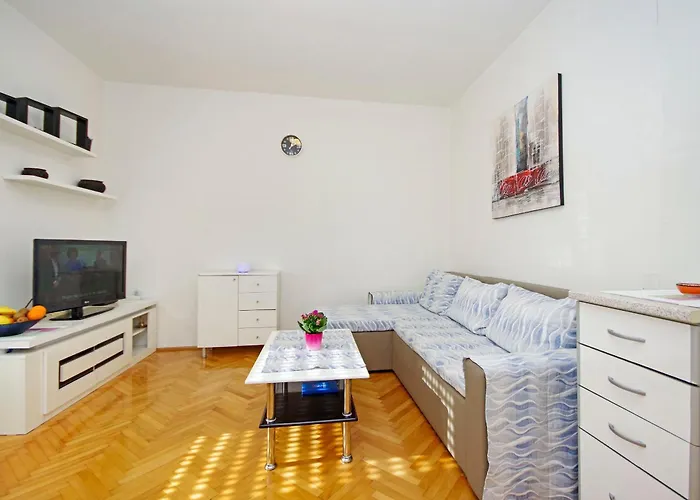 Danica Apartament *