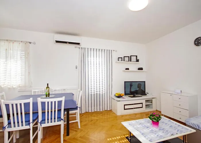Danica Apartament *